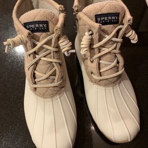 🌈 Sperry Saltwater Quilted Oatmeal Duck Boots